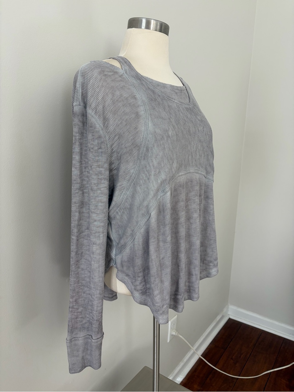 Free People Movement Zenith Tee Ash Gray Relaxed Long-Sleeve M Gorpcore Boho - Picture 3 of 10